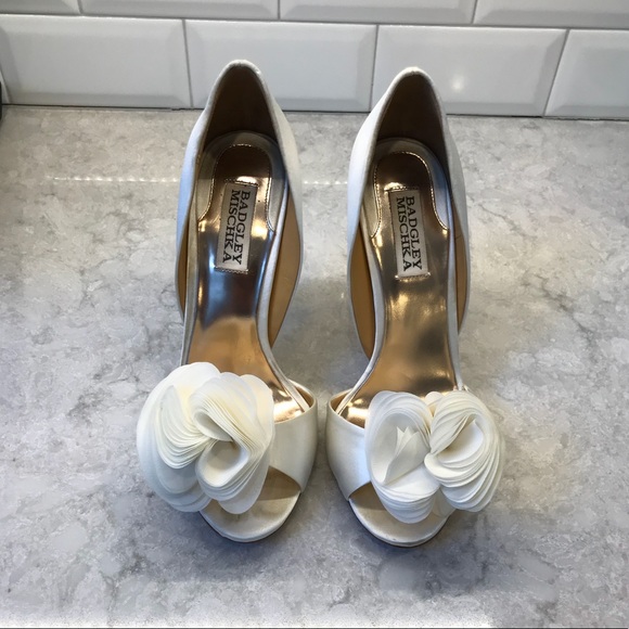 Badgley Mischka Shoes - Badgley Mischa White Blossom Open Toe Pumps (6.5)